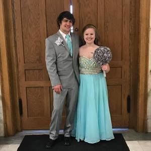 Meet your Posher, Lara